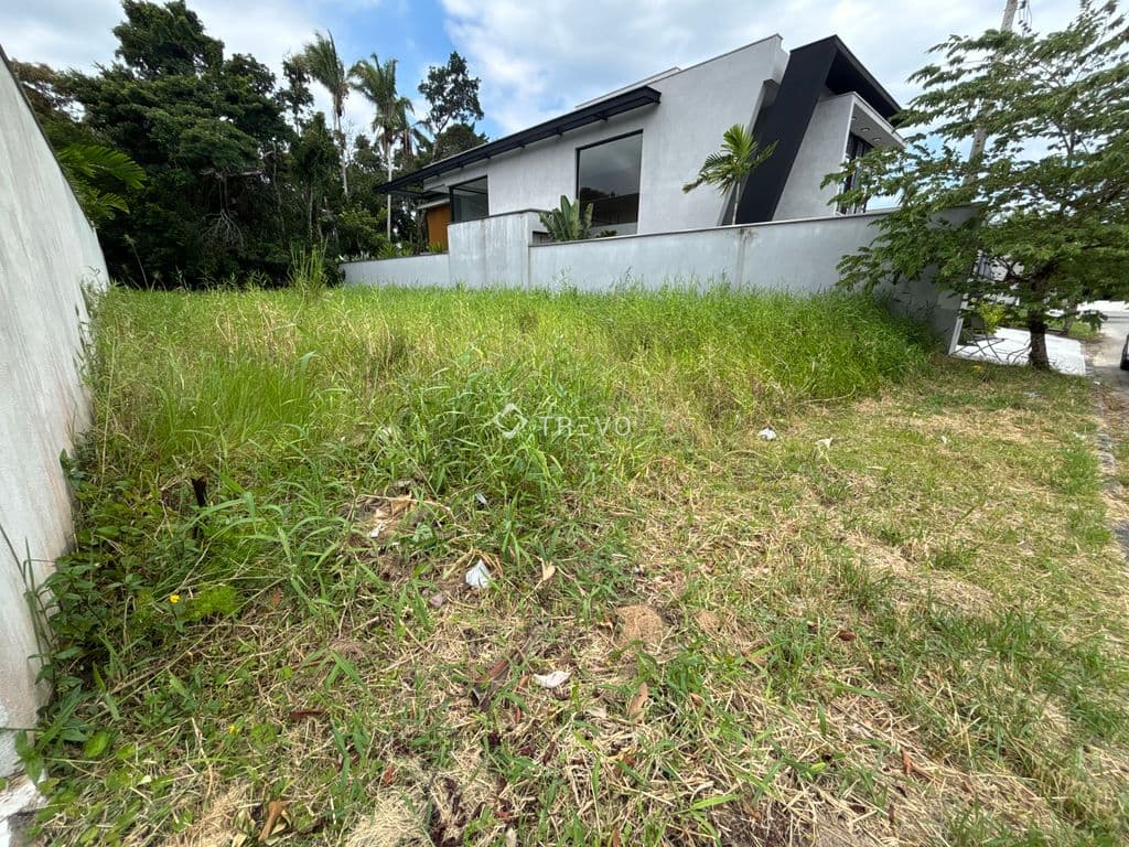 Terreno 450m² em condomínio fechado